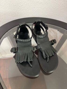 Hunter Black Leather Fringe Thong Sandals